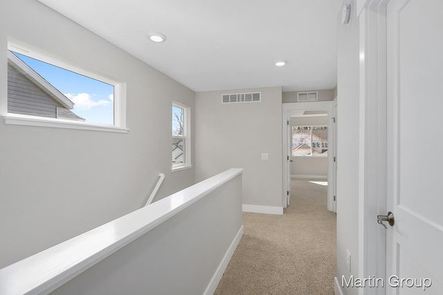 2245 Watertown Way, Grand Rapids, MI 49505