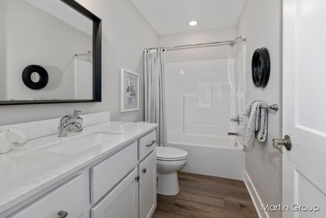 2245 Watertown Way, Grand Rapids, MI 49505