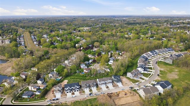 2245 Watertown Way, Grand Rapids, MI 49505