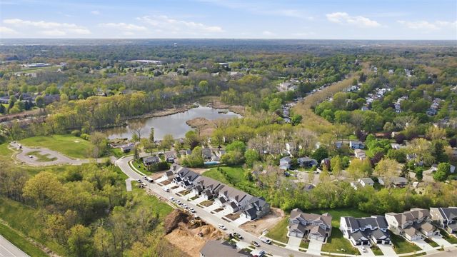 2245 Watertown Way, Grand Rapids, MI 49505