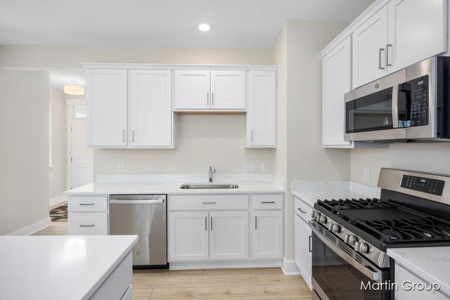 2245 Watertown Way, Grand Rapids, MI 49505