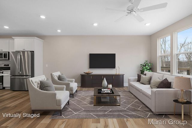 2245 Watertown Way, Grand Rapids, MI 49505