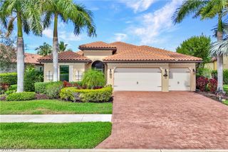 1621 Songbird CT, Naples, FL 34120