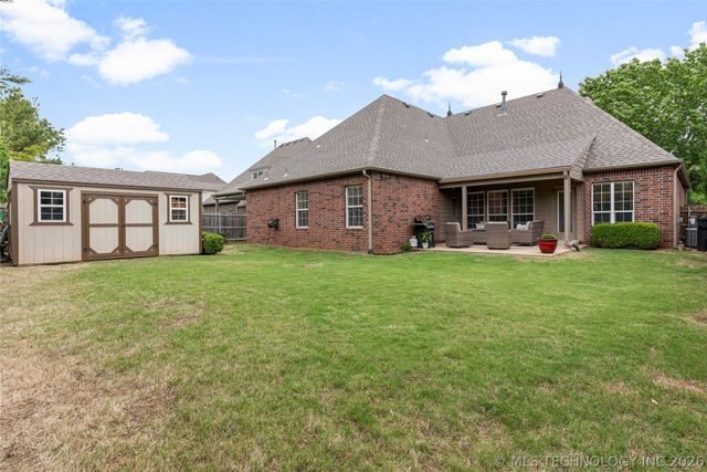 8614 E 110th Court, Tulsa, OK 74133