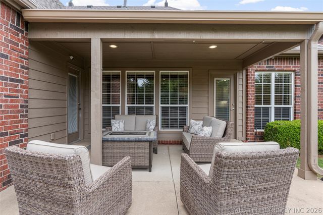 8614 E 110th Court, Tulsa, OK 74133