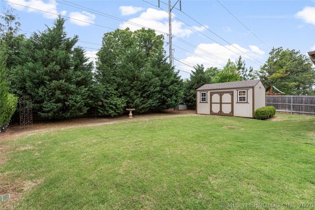 8614 E 110th Court, Tulsa, OK 74133