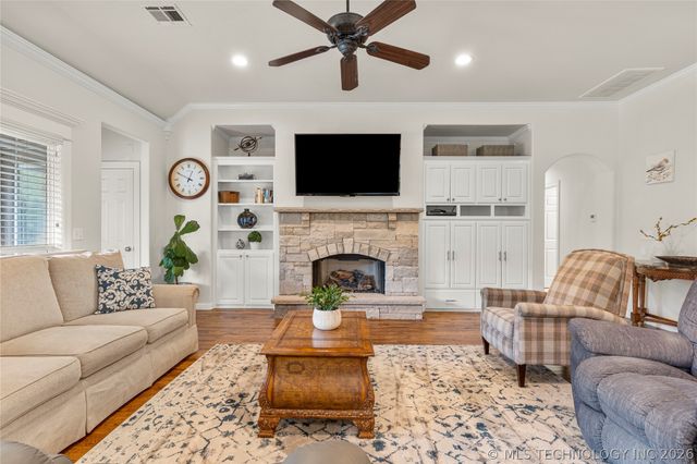 8614 E 110th Court, Tulsa, OK 74133