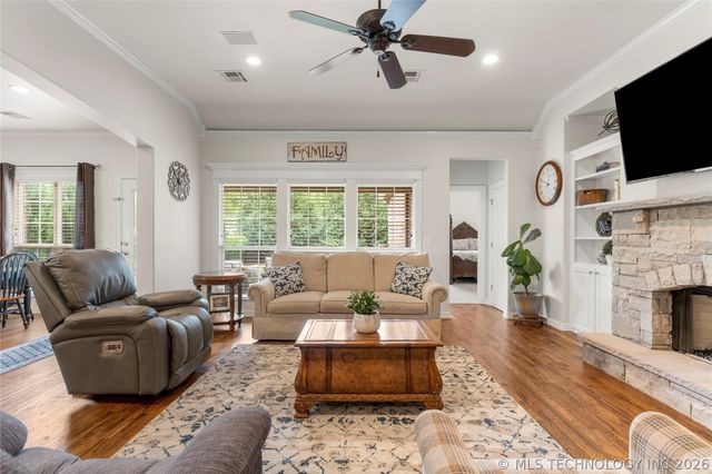 8614 E 110th Court, Tulsa, OK 74133