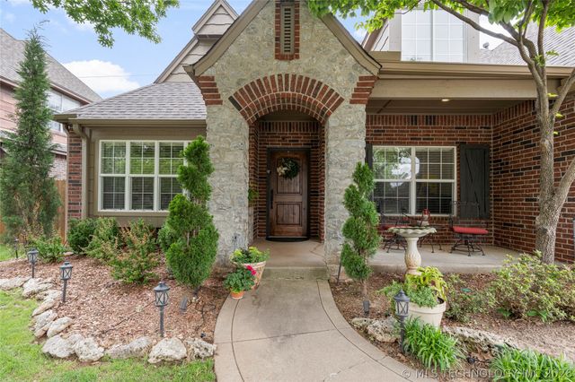 8614 E 110th Court, Tulsa, OK 74133