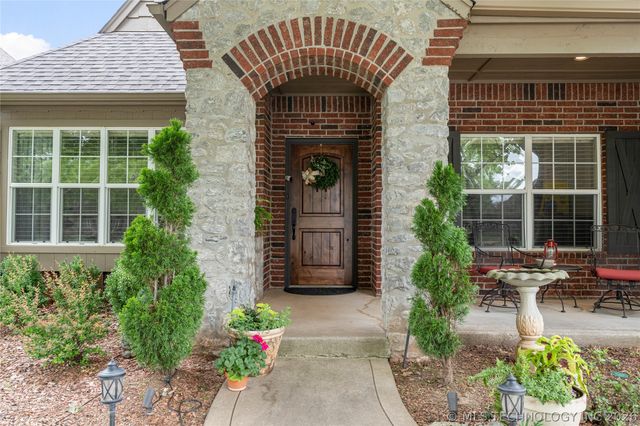 8614 E 110th Court, Tulsa, OK 74133