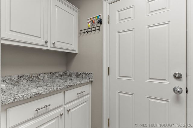 8614 E 110th Court, Tulsa, OK 74133