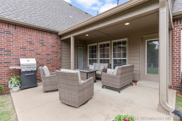 8614 E 110th Court, Tulsa, OK 74133