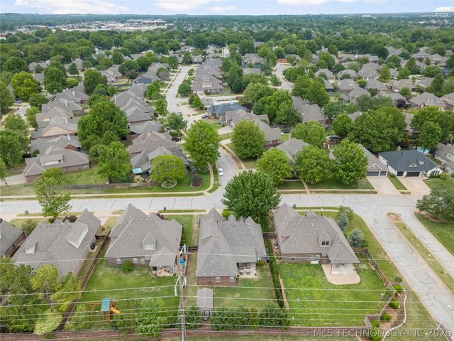 8614 E 110th Court, Tulsa, OK 74133