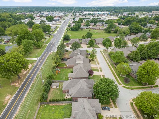 8614 E 110th Court, Tulsa, OK 74133