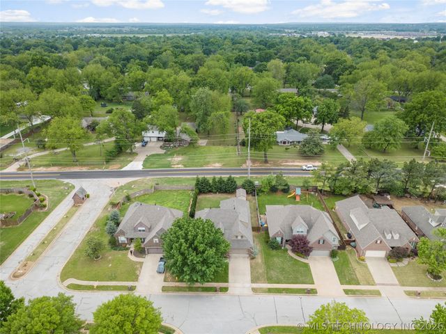 8614 E 110th Court, Tulsa, OK 74133