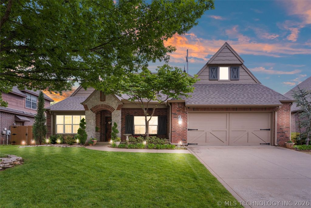 8614 E 110th Court, Tulsa, OK 74133