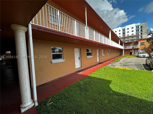 1245 W 24th St 126, Hialeah, FL 33010