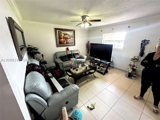 1245 W 24th St 126, Hialeah, FL 33010