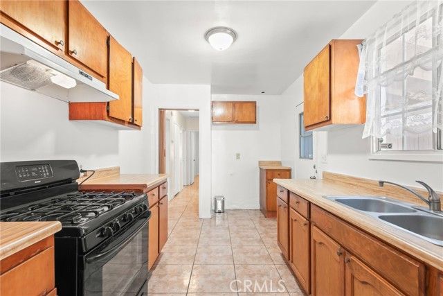 1972 E 88th, Los Angeles, CA 90002