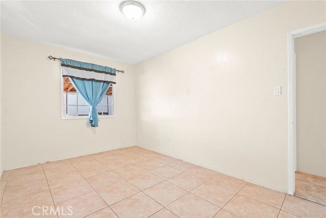 1972 E 88th, Los Angeles, CA 90002