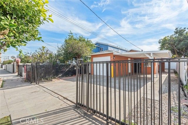 1972 E 88th, Los Angeles, CA 90002