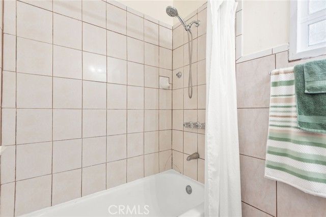 1972 E 88th, Los Angeles, CA 90002