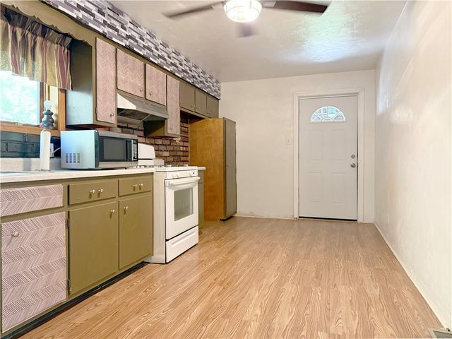 597 Market St., Leechburg, PA, Leechburg Boro, PA 15656