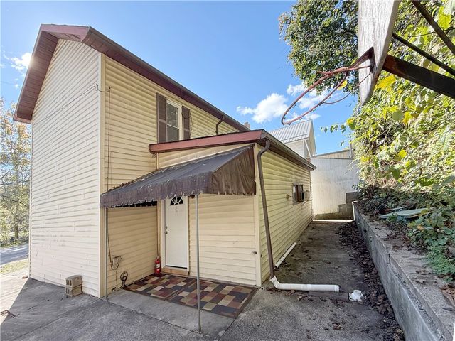 597 Market St., Leechburg, PA, Leechburg Boro, PA 15656