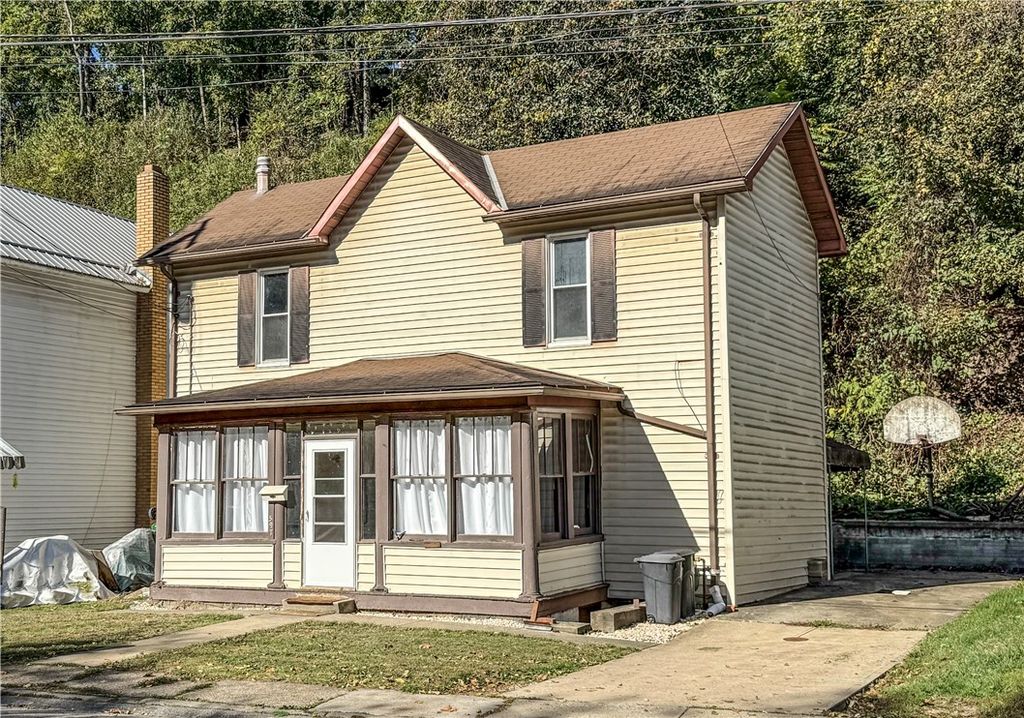 597 Market St., Leechburg, PA, Leechburg Boro, PA 15656