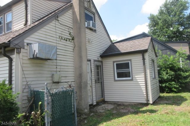 913 Briarcliff Ave, Maywood Boro, NJ 07607