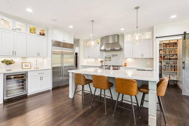 6438 Irving Drive, Sun Prairie, WI 53590