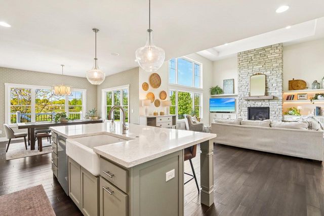 6438 Irving Drive, Sun Prairie, WI 53590
