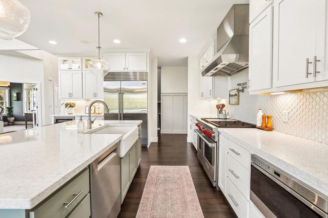6438 Irving Drive, Sun Prairie, WI 53590