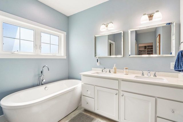 6438 Irving Drive, Sun Prairie, WI 53590