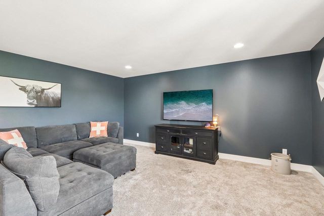 6438 Irving Drive, Sun Prairie, WI 53590