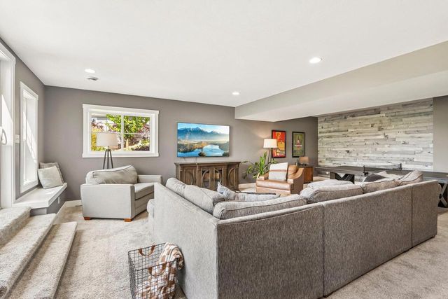 6438 Irving Drive, Sun Prairie, WI 53590