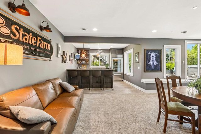 6438 Irving Drive, Sun Prairie, WI 53590