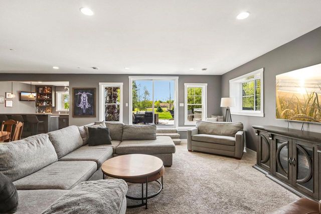 6438 Irving Drive, Sun Prairie, WI 53590