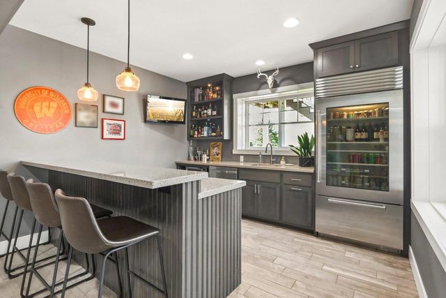 6438 Irving Drive, Sun Prairie, WI 53590