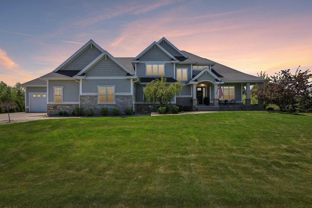 6438 Irving Drive, Sun Prairie, WI 53590