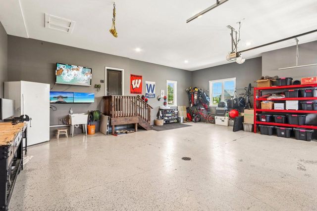 6438 Irving Drive, Sun Prairie, WI 53590