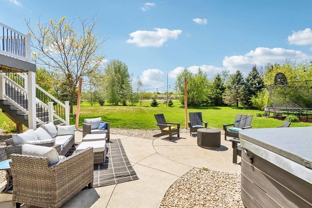 6438 Irving Drive, Sun Prairie, WI 53590