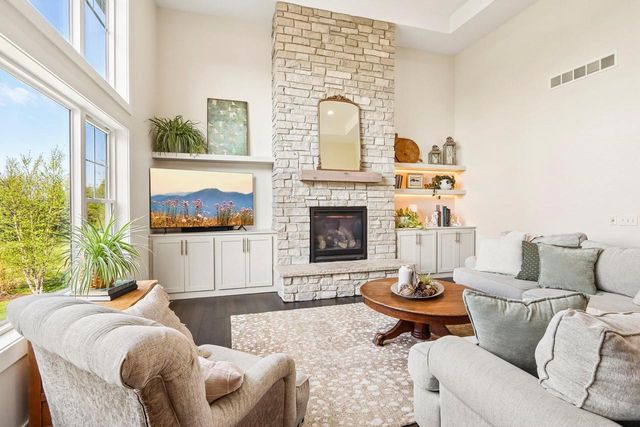 6438 Irving Drive, Sun Prairie, WI 53590