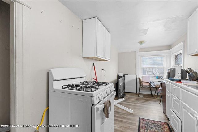 145 Isbell Street, Lansing, MI 48910