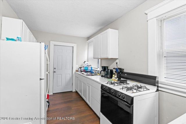 145 Isbell Street, Lansing, MI 48910