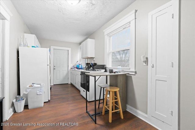 145 Isbell Street, Lansing, MI 48910