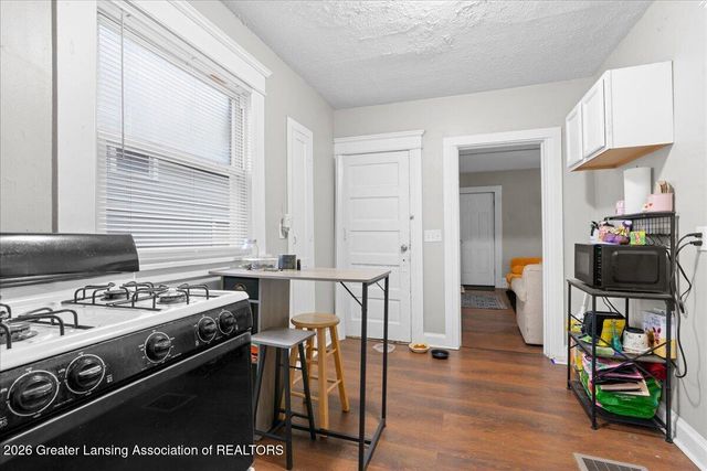 145 Isbell Street, Lansing, MI 48910