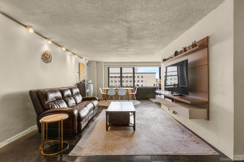 125-10 Queens Boulevard 911, Kew Gardens, NY 11415 — photo 2