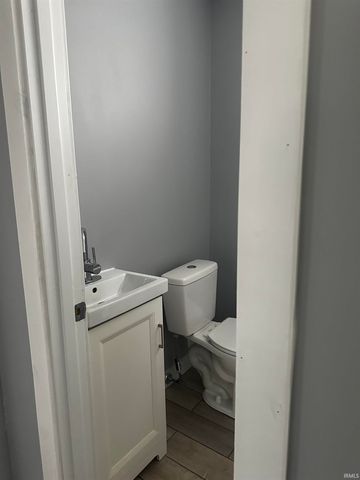 406 E Broadway Street, South Bend, IN 46601