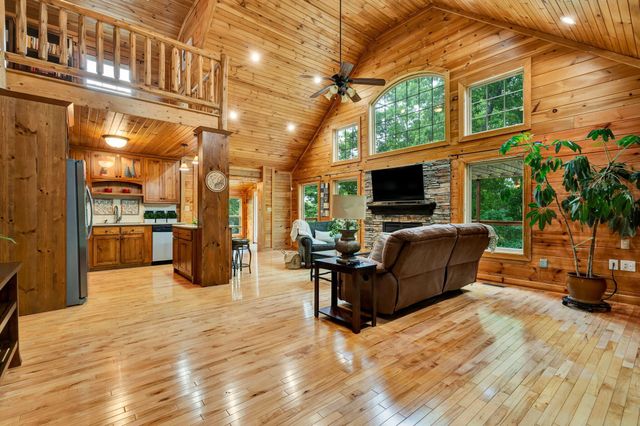 176 Rivers Edge Lane, Benton, TN 37307